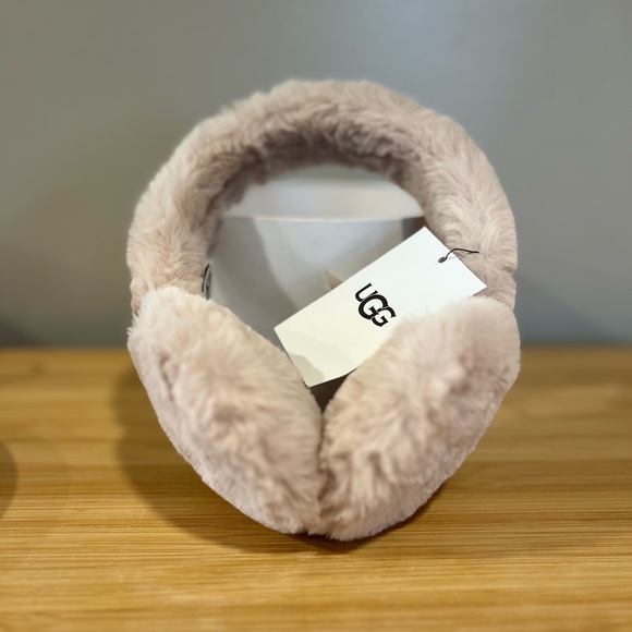 UGG Cozy Blush Earmuffs - Picture 6 of 6